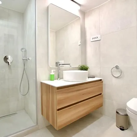 Premium By Hi5- Roekk Szilard 3 Bedroom Apartment Budapest