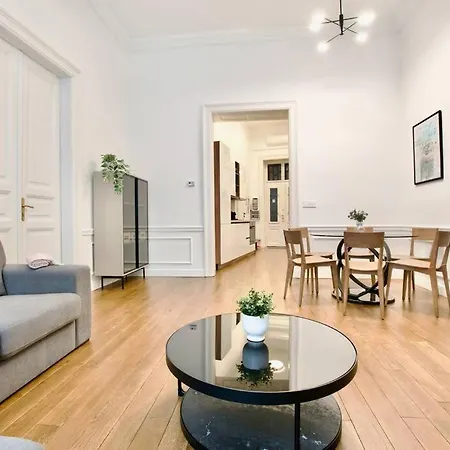 Lägenhet Premium By Hi5- Roekk Szilard 3 Bedroom *