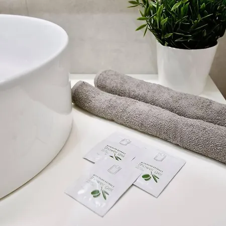 Premium By Hi5- Roekk Szilard 3 Bedroom Lägenhet