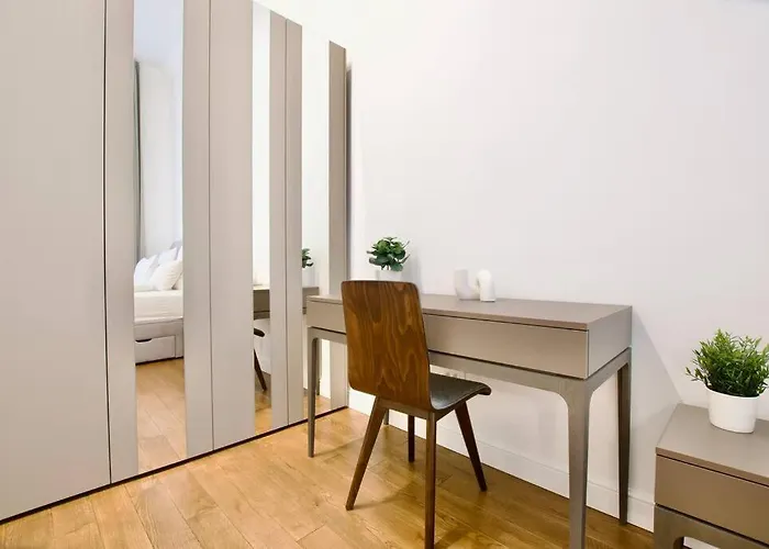 Premium By Hi5- Roekk Szilard 3 Bedroom Appartement *