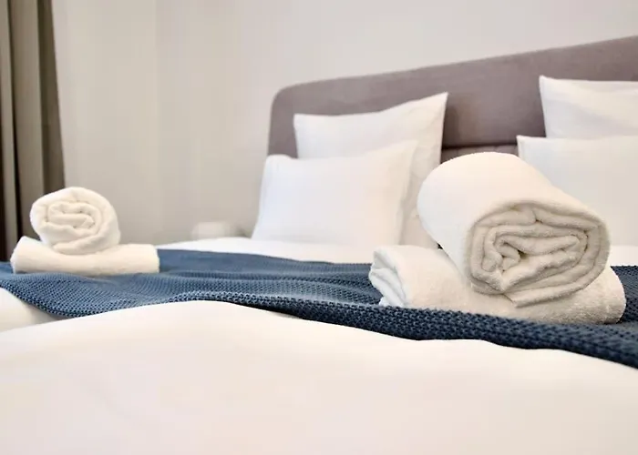 Premium By Hi5- Roekk Szilard 3 Bedroom Boedapest