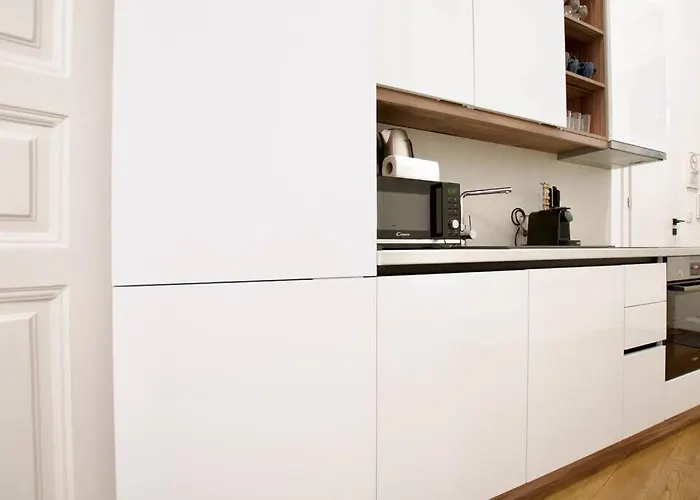 Premium By Hi5- Roekk Szilard 3 Bedroom